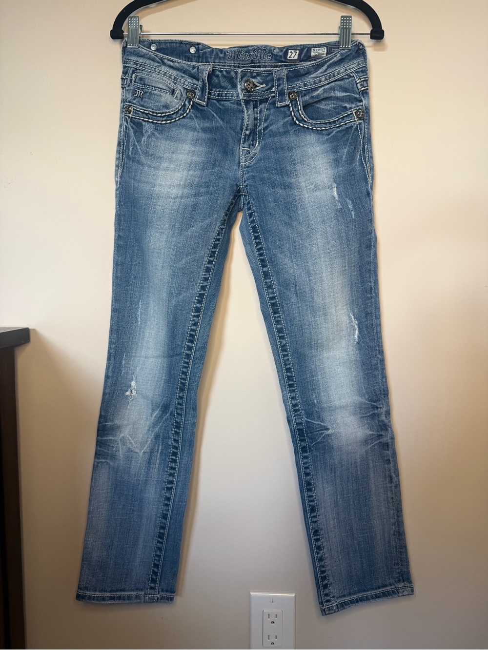 Miss Me Light Wash Distressed Cropped Jeans
